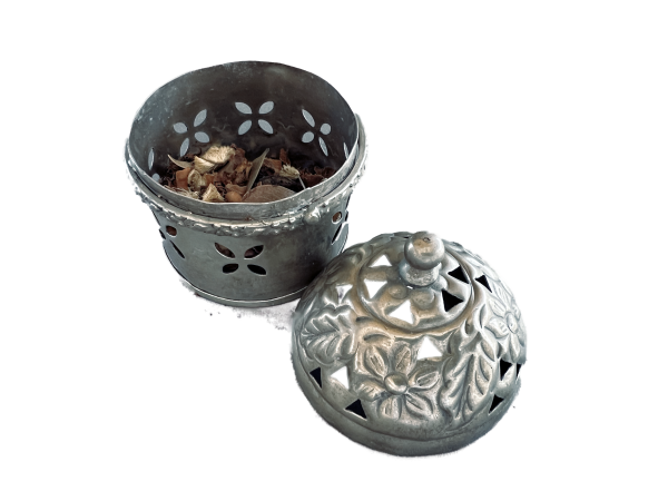 Orientalisches Duftgefäß aus Messing – Handarbeit mit floralem Muster